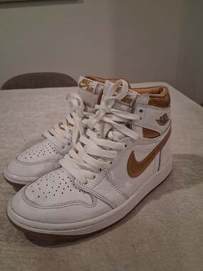 Nike Air Jordan 1 Retro High OG Metallic Gold White Wmns Size 6 FD2596-107 W/...